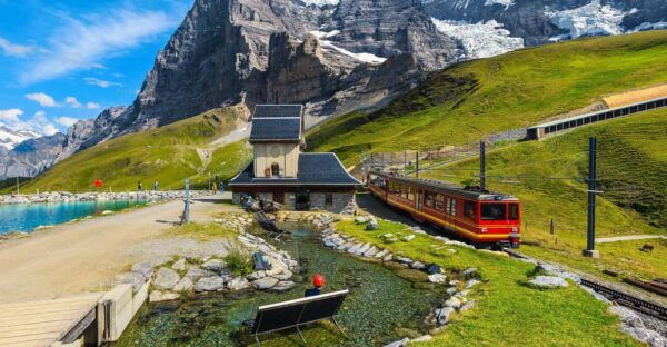Private Tour From Zurich to Top of Europe Jungfraujoch - Breathtaking Views at Jungfraujoch
