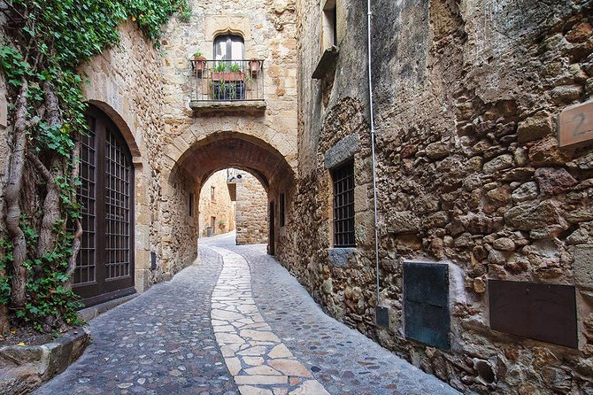 Private Tour: Get Into One of the Oldest Medieval Cities in Europe – Girona - Gironas Vibrant Culinary Scene