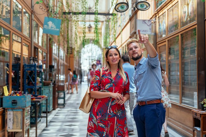 PRIVATE TOUR: Highlights & Hidden Gems of Paris With Locals / B-Corp Certified - Inclusions and Meeting Details