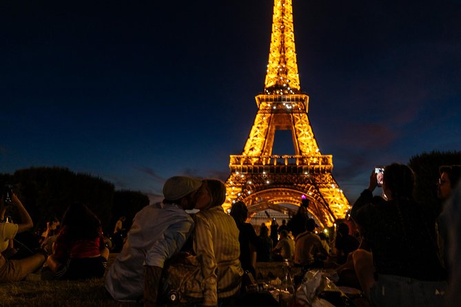 PRIVATE TOUR: Highlights & Hidden Gems of Paris With Locals / B-Corp Certified - Enjoyment and Satisfaction With the Tours