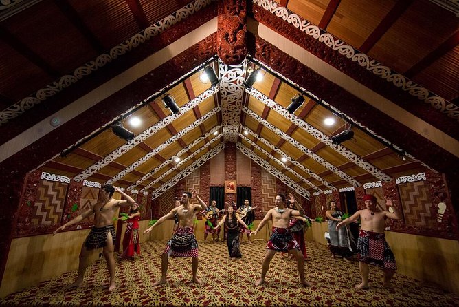 Private Tour - Hobbiton and Te Puia - Transportation and Pick-up