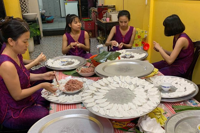 Private Tour HOI AN WALKING STREET FOOD - Sample a Range of Local Dishes