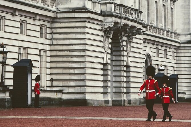 Private Tour in Buckingham Palace Guards - Personalized Experience With a Knowledgeable Guide