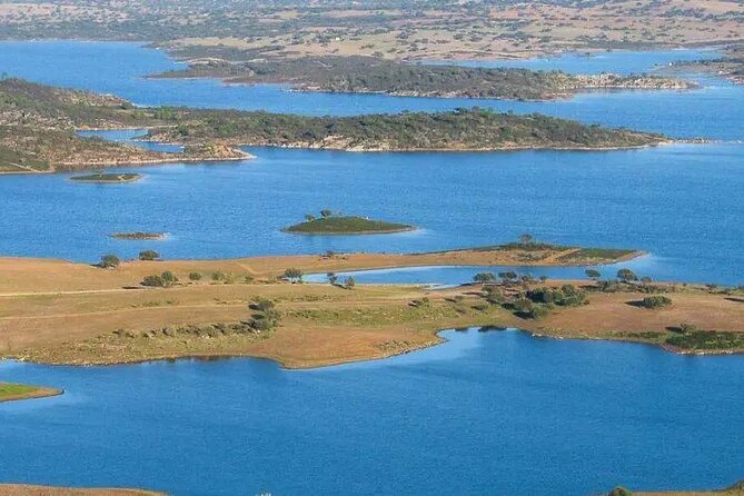 Private Tour in Evora and Monsaraz With Wine Tasting - Booking and Pricing Information