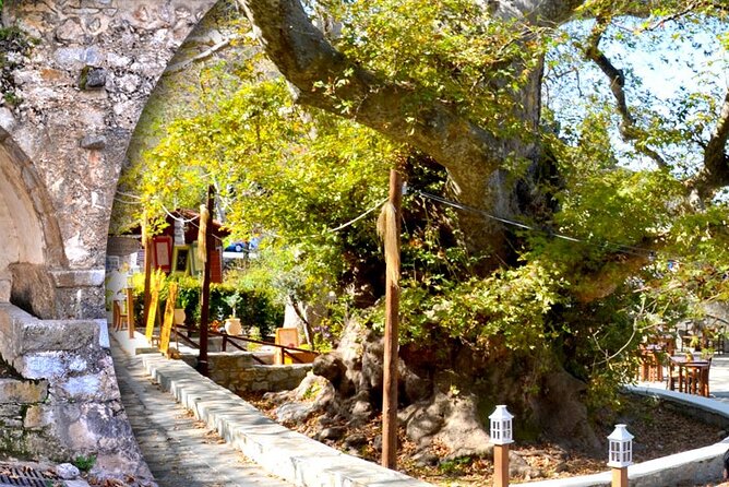 Private Tour in Knossos Palace,Zeus Cave and Authentic Villages - Lunch at Local Restaurant