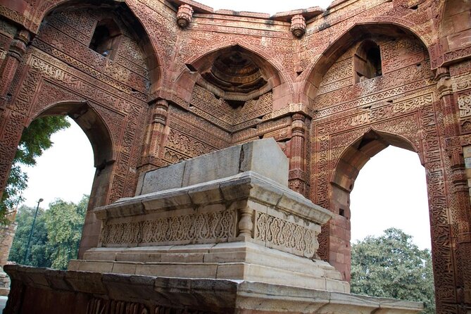 Private Tour in Mehrauli Archaeological Park & Qutub Minar - Good To Know