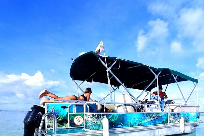 Private Tour in Pontoon San Andrés Islands - Tour Highlights