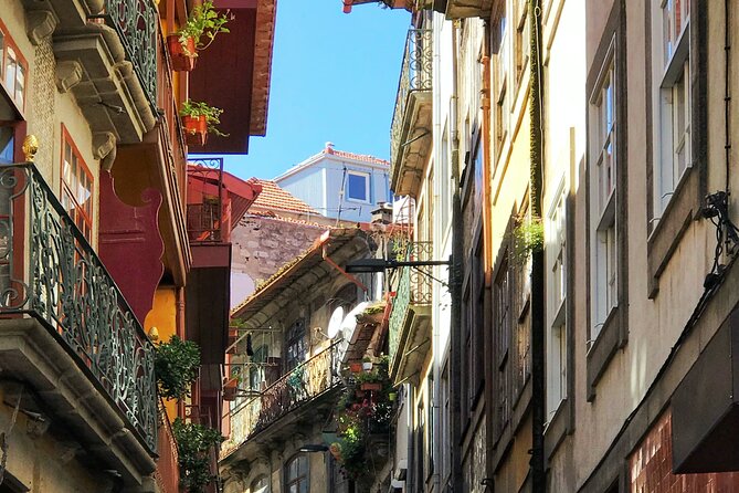 Private Tour in Porto With Lunch and Port Wine Tasting - Pickup and Start Time