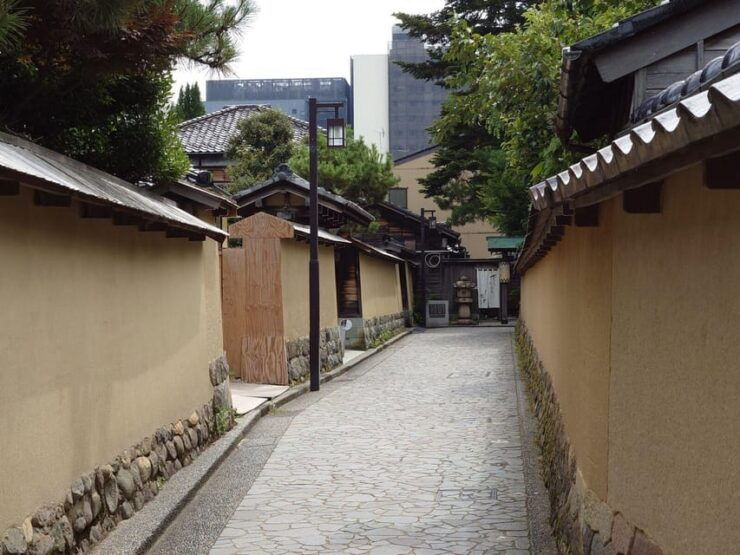 Private Tour Kanazawa: Gold Leaf, Sushi & Afternoon Activity - Good To Know