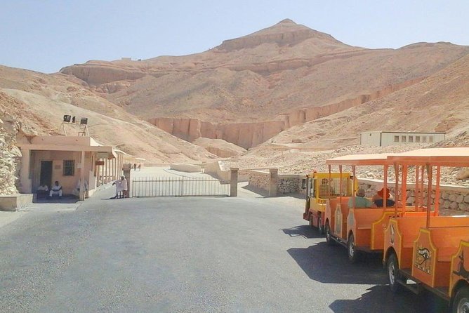 Private Tour: Luxor Day Trip From Hurghada by Car - Professional Egyptologist Tour Guide