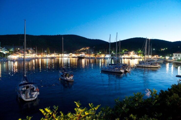 Private Tour: Magnificent Fiscardo by Night - Driver and Language