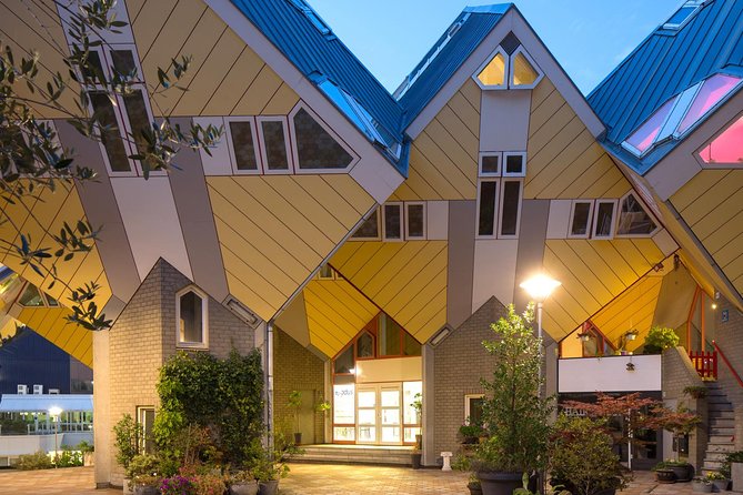 Private Tour: Markthal, Cube Houses and Rooftop Het Witte Huis - Meeting Point Details