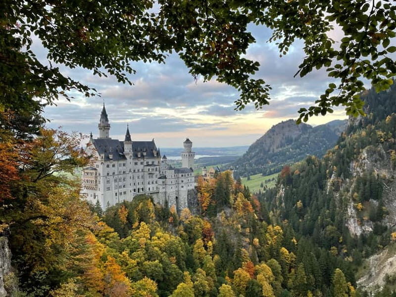 Private tour: Neuschwanstein castle and Alps from Innsbruck - Scenic Stops: Zugspitze and Blindsee Lake