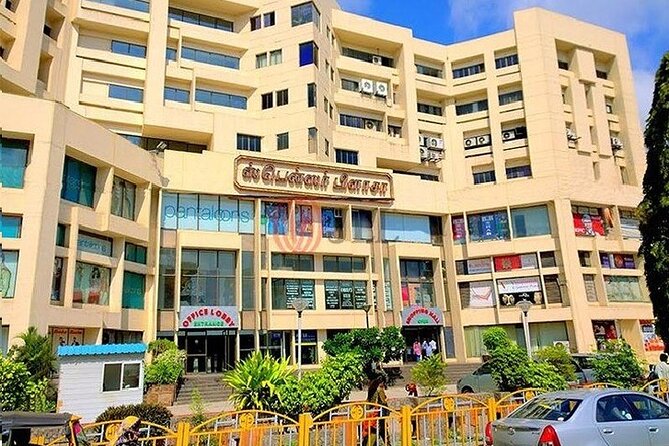 Private Tour of Chennais Top 5 Shopping Malls With Lunch - Top Shopping Mall 4: Exclusive Brands
