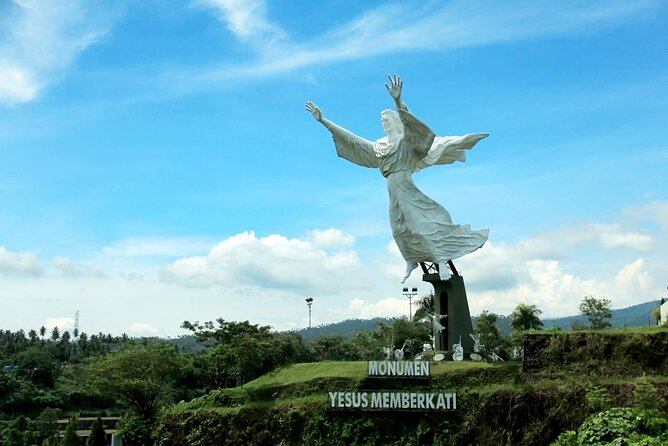 Private Tour of Manado and Tomohon for 12 Hours Including Lunch and Vehicles - Tour Title and Duration