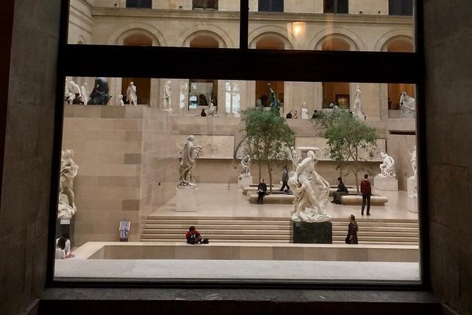 Private Tour of Paris With Italian Guide - Meeting and Pickup