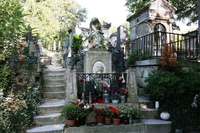 Private Tour of Père Lachaise Cemetery - History and Significance