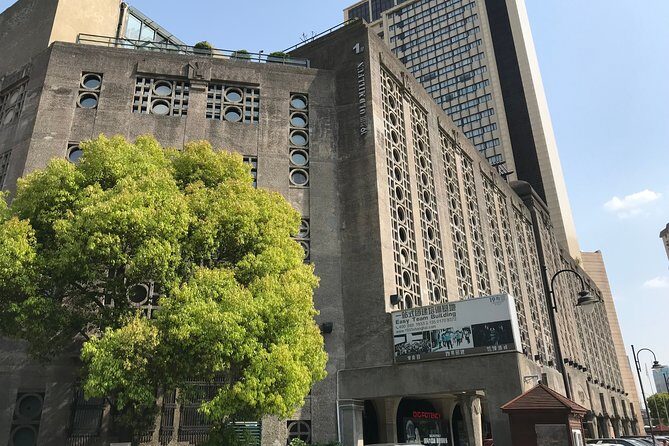 Private Tour of Shanghai Tower Science and Technology Museum & Bund - An In-Depth Look at the Journey Through Shanghai