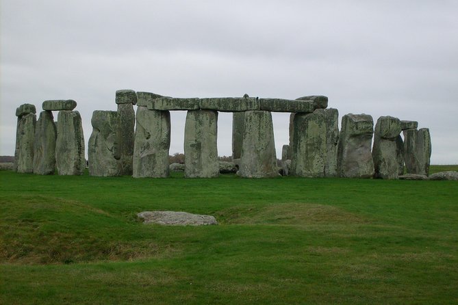 Private Tour of Stonehenge and Salisbury Cathedral - Common Questions