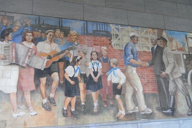 Private Tour of the Cold War Era in Berlin - Soviets, Wall and Espionage - Pricing and Terms