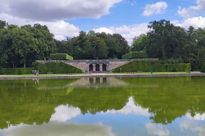 Private Tour of the Great Christmas of Vaux Le Vicomte and Fontainebleau - Inclusions