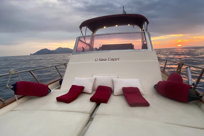 Private Tour of the Island of Capri by Boat and Visit to the Caves - Boat Description