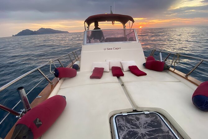 Private Tour of the Island of Capri by Boat and Visit to the Caves - Skipper Qualities