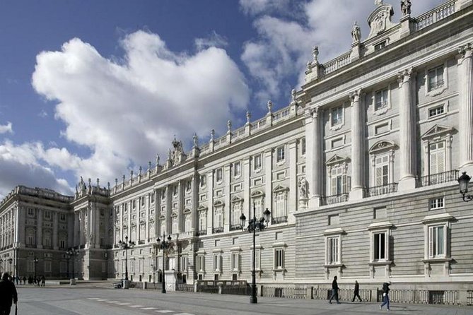 Private Tour of the Royal Palace of Madrid - Meeting and Pickup Information