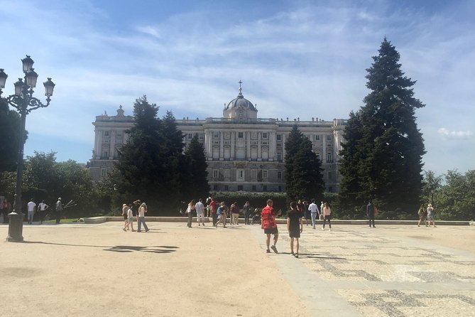 Private Tour of the Royal Palace, Private Guide, Fast Entrance and Pick up at the Hotel. - Practical Information for the Tour