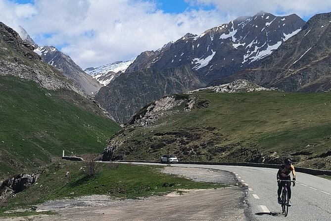 Private Tour of the Towns of the French and Aragonese Pyrenees. - Duration and Meeting Point