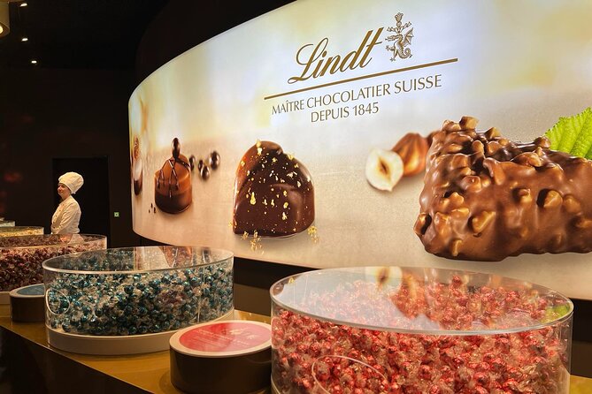 Private Tour of Zurich and LINDT Home of Chocolate - Zurich City Exploration