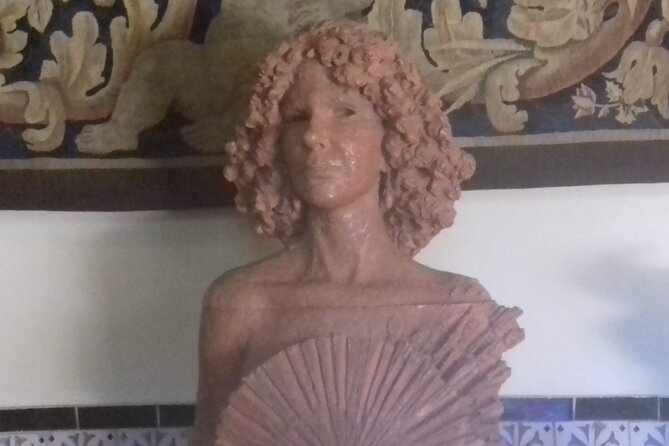 Private Tour Palace of Dueñas - Expert Tour Guide