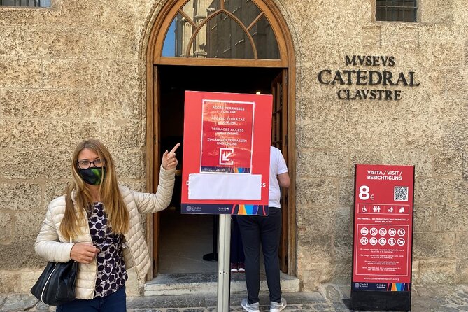 Private Tour: Palma De Mallorca Old Town, Palma Cathedral and Cruise - Delve Into the Intricate Interior