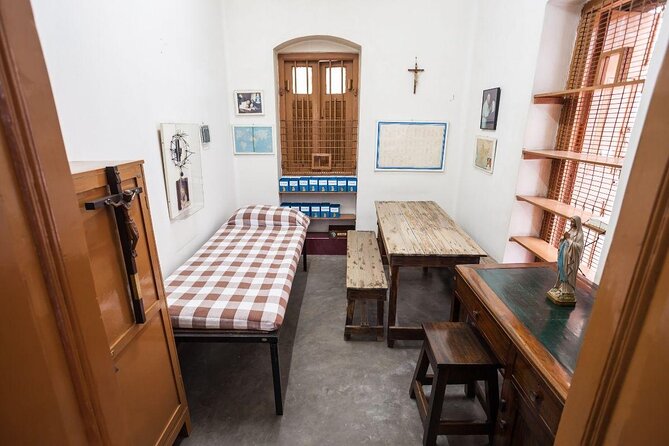 Private Tour Places of Worship in Kolkata Including Mother House - Good To Know
