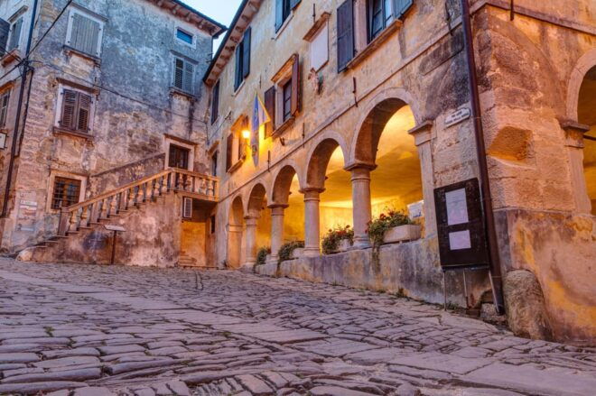 Private Tour Poreč - Grožnjan - Motovun With Truffle Tasting - Grožnjan Highlights