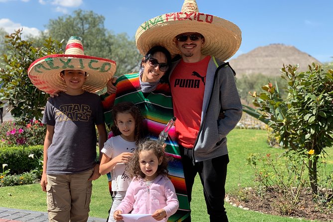 Private Tour: Pyramids of Teotihuacan, Tlatelolco & Basílic of Guadalupe - Expert Tour Guide