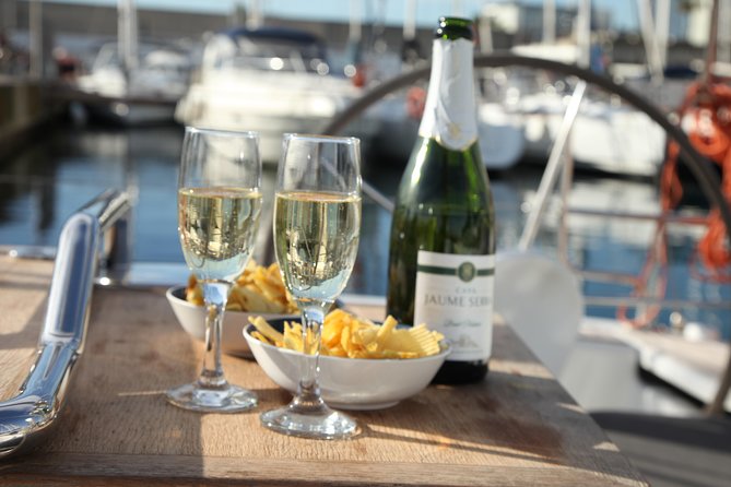 Private Tour: Romantic Sailing Tour From Barcelona - Meeting and Pickup Details