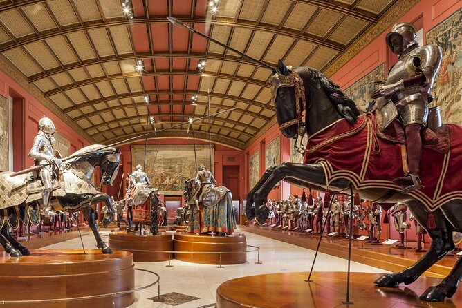 Private Tour: Royal Palace and Walking Tour With Tapas Taste - Directions and Accessibility