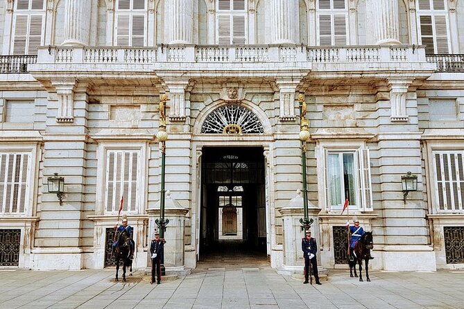 Private Tour: Royal Palace Guided Tour With Skip-The-Line Access - Royal Collections and Artifacts