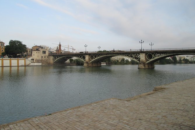 Private Tour Royal Palacecathedralwalk Along the River - Meeting and Pickup Details