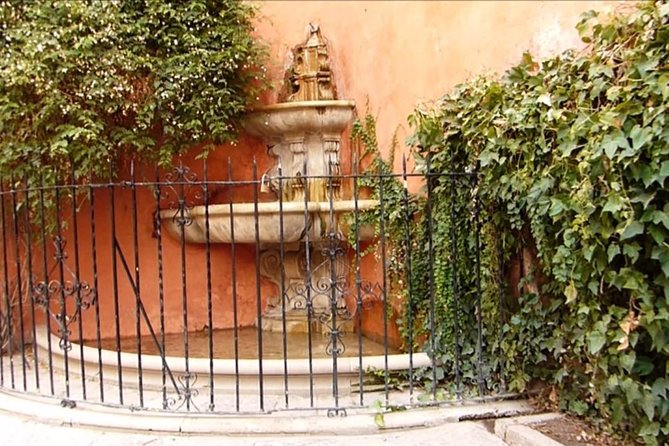 Private Tour Royal Palaceold Jewish Neighborhood - Highlights of the Royal Palace