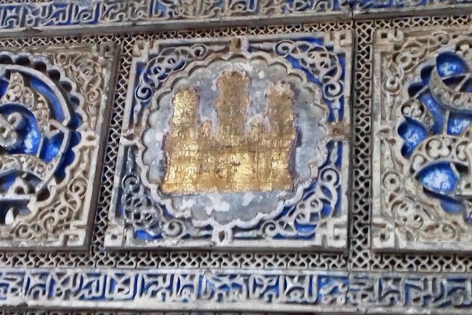 Private Tour Royal Palaceold Jewish Neighborhood - Exploring the Old Jewish Neighborhood