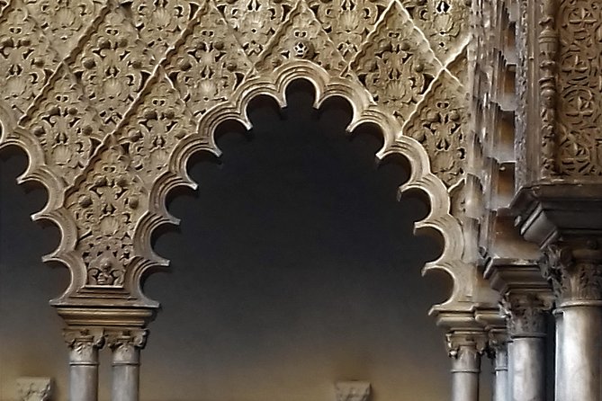 Private Tour Royal Palaceold Jewish Neighborhood - Tips for a Memorable Tour Experience