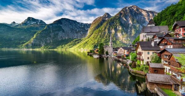 Private Tour Salzburg - Mondsee - St Gilgen - Hallstatt - Discovering Hallstatt