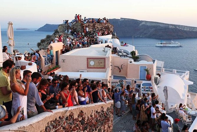 Private Tour Santorini Best Attractions - Castle of Pyrgos Exploration
