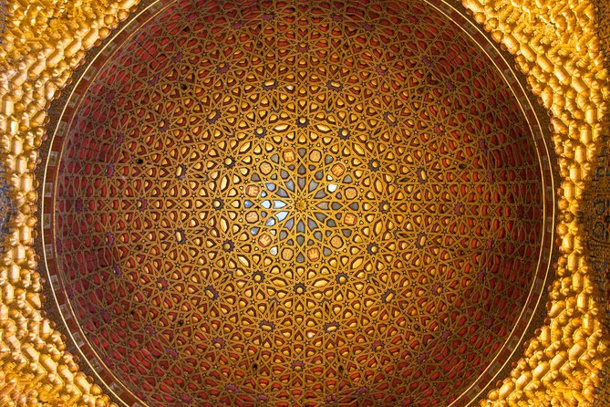 Private Tour: Seville City Tour (Cathedral, Royal Alcázar and Santa Cruz) - Discovering the Santa Cruz Neighborhood