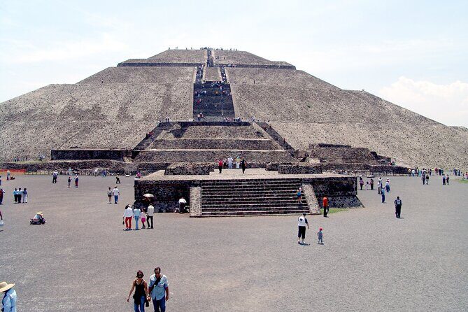 Private Tour: Teotihuacan Pyramids and Shrine of Guadalupe with lunch - The Value of an All-Inclusive Experience