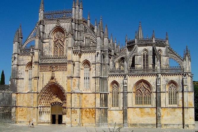 Private Tour Through Tomar, Fátima, and Batalha Historical Sites - Tour Overview Highlights