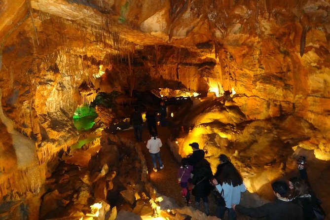 Private Tour to Batalha and Alcobaça Monastery and Natural Caves. - Itinerary Details