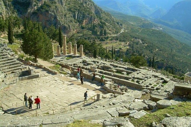 Private Tour To Delphi From Athens (Delphi, Arachova, Osios Loukas) - Traditional Greek Lunch Experience